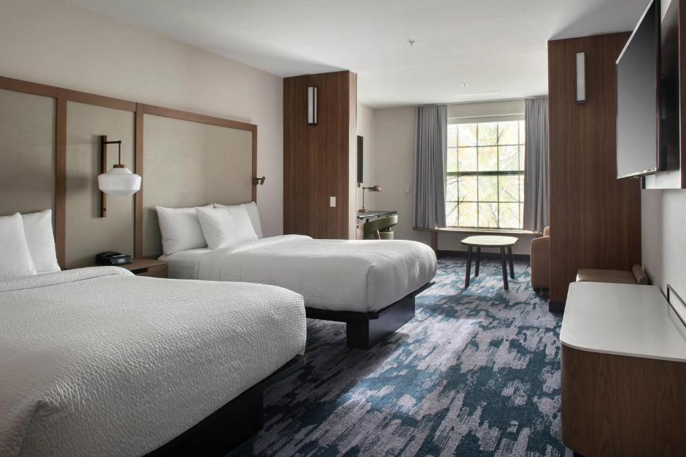Standard Double Room with Two Double Beds and Roll-in Shower - Mobility Accessible/Main Tower interior